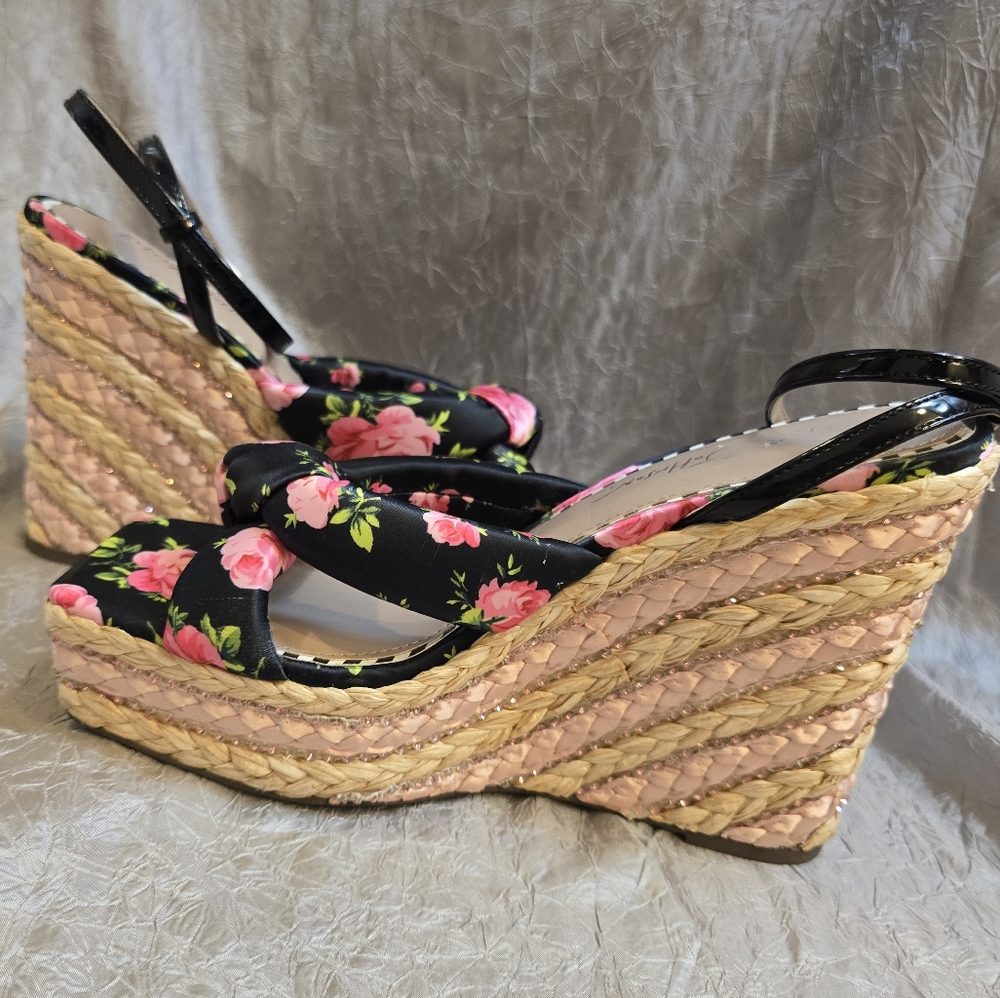 ●$30●TODAY ONLY!! Betsey Johnson Black and Pink Wedge Shoes - Picture 7 of 16